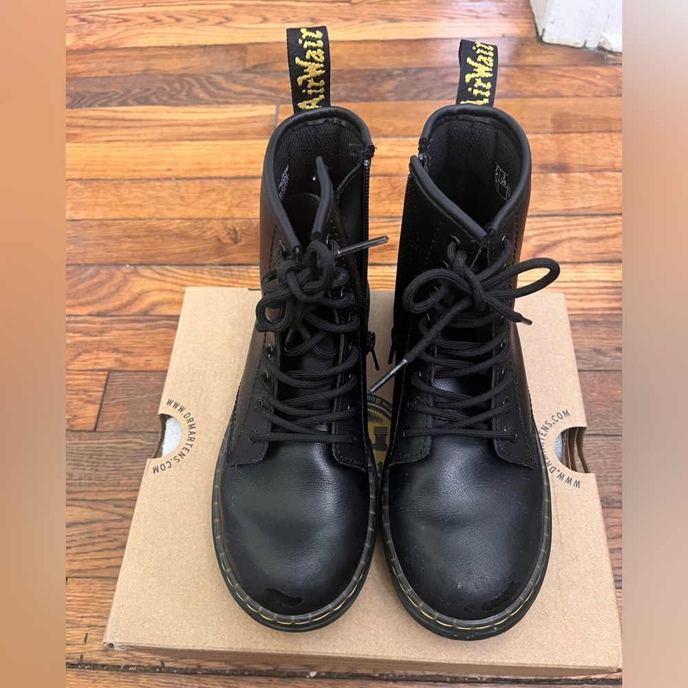 Boys/Girls Dr. Martens black Zavala boots